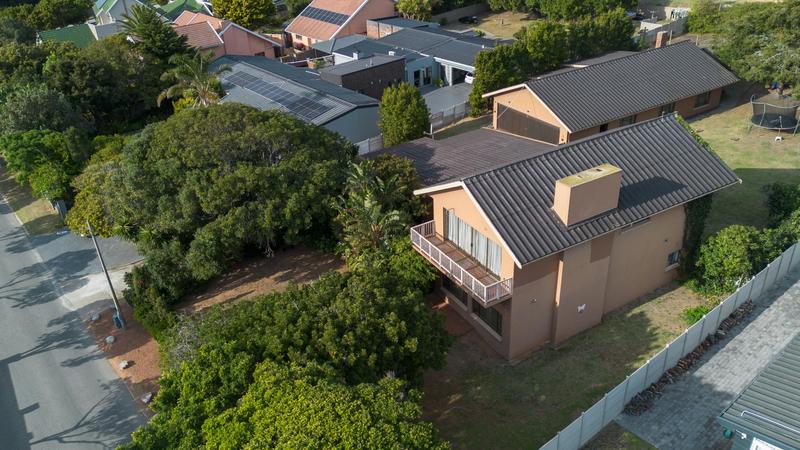 5 Bedroom Property for Sale in Mossel Bay Central Western Cape
